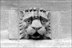 Stone lion face - photo by Laura Morris. www.lama-arts.co.uk